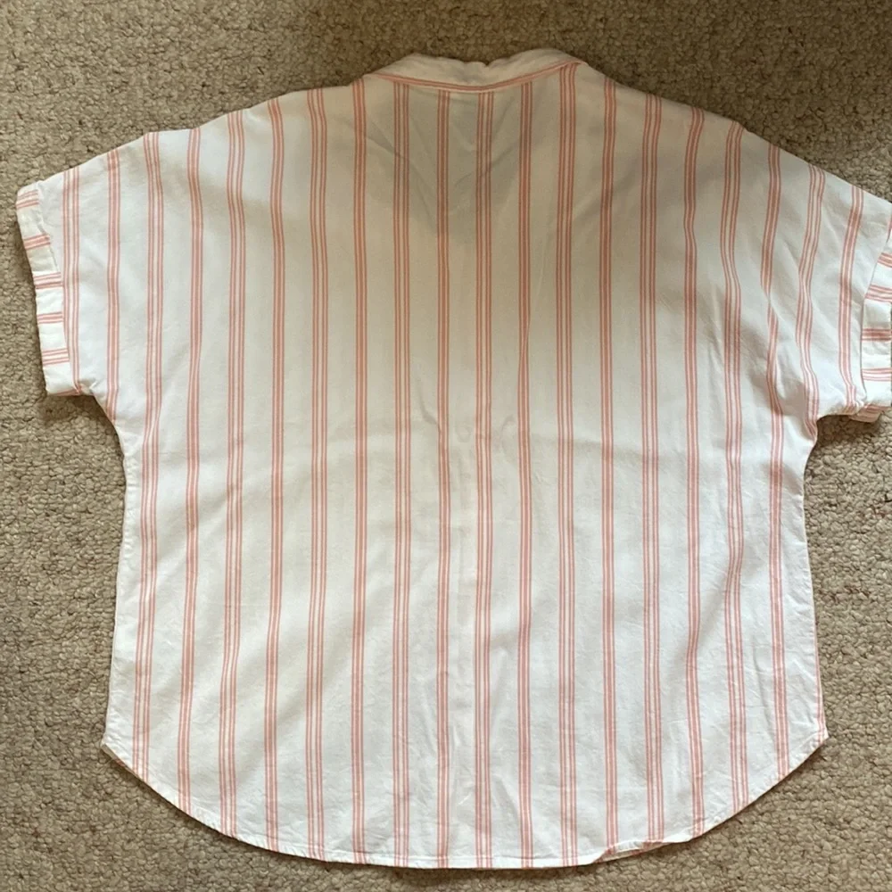 Universal Thread striped top - Picture 2 of 5